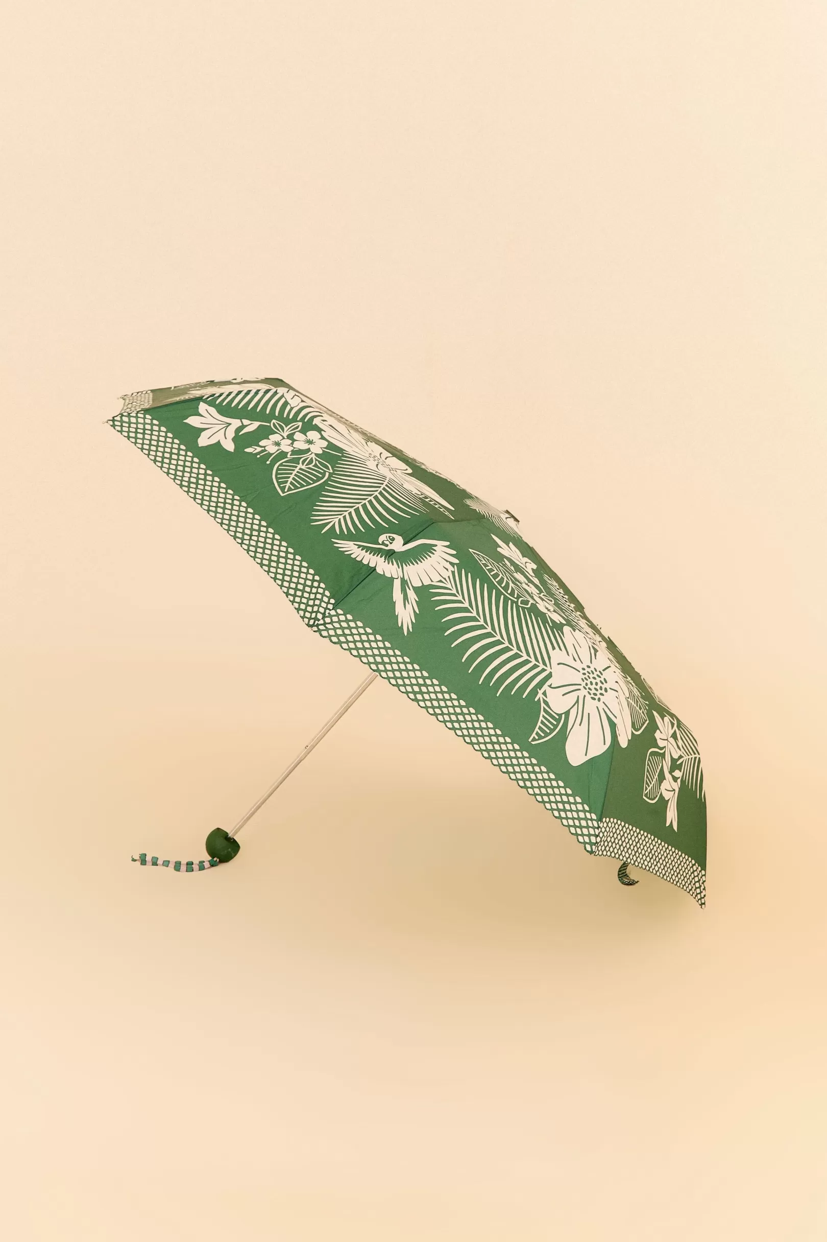 FARM Rio  GREEN MACAW ELEGANCE UMBRELLA Fashion