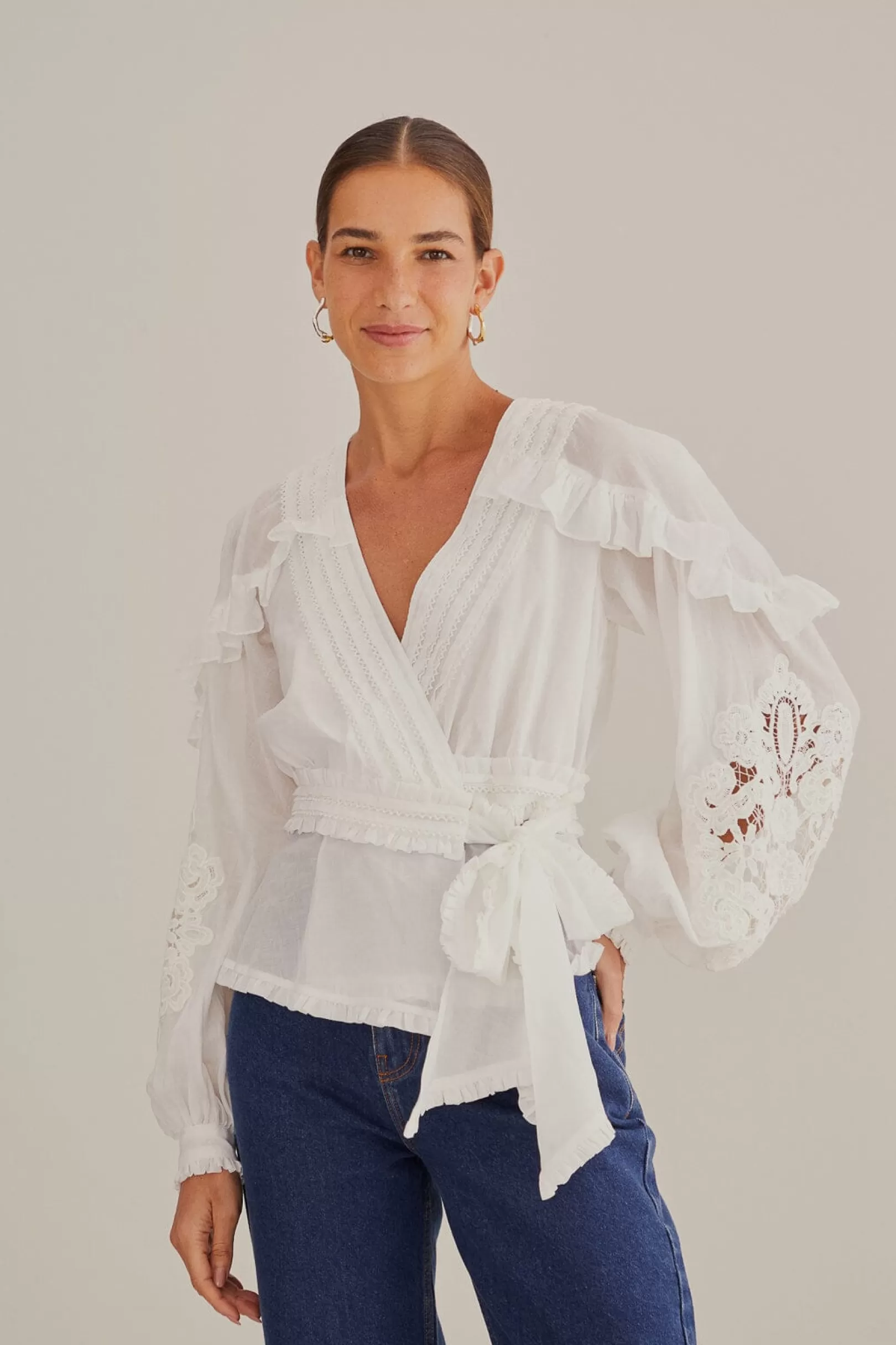 FARM Rio  OFF-WHITE V NECK BLOUSE Best Sale